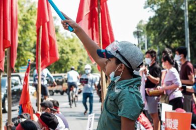 Une manifestation en Birmanie, peu après le coup d’État militaire du 1er février 2021.