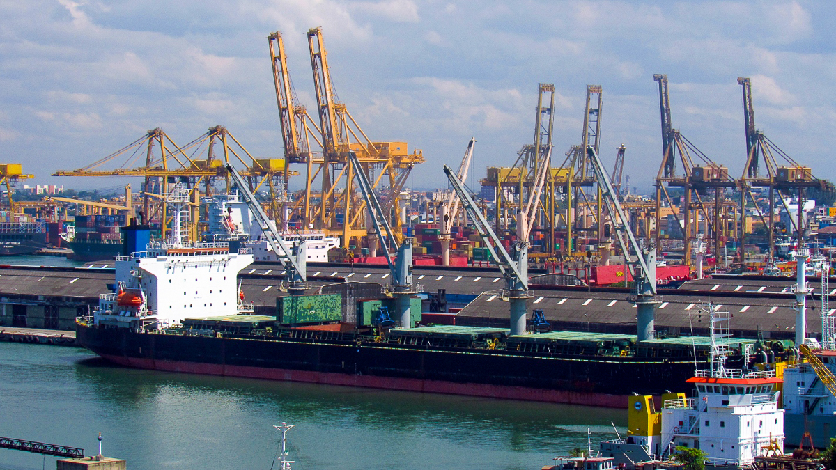 Le port de Colombo en 2015. En 2021, le gouvernement Rajapaksa a cédé la construction d’un nouveau terminal à conteneurs à une société chinoise.