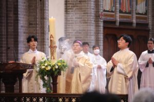 Mgr Pierre Chung Soon-taick, lors d’une messe célébrée dans la cathédrale de Myeongdong, à Séoul.
