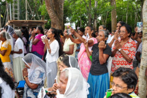 Une prière pour les malades dans l’archidiocèse de Colombo. Ce dernier espère pouvoir déclarer un jour prochain les victimes de Pâques 2019 comme « Serviteurs de Dieu ».