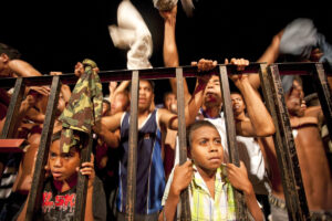 Des fans participants à concert à Baucau, Timor oriental, dans le cadre d’évènements organisés en 2010 contre la traite des personnes.