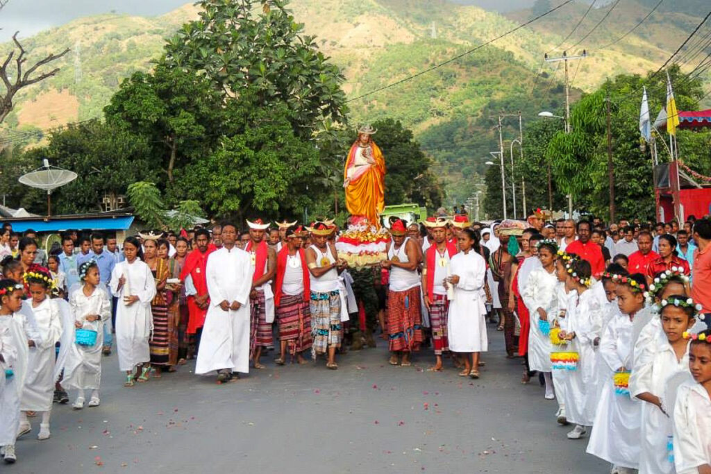 Une procession catholique à Becora, près de Dili, la capitale est-timoraise.