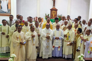 Le 21 juin dans l’église du Saint-Esprit de Labuan Bajo, lors de l’annonce de la création du nouveau diocèse et de la nomination de son premier évêque.