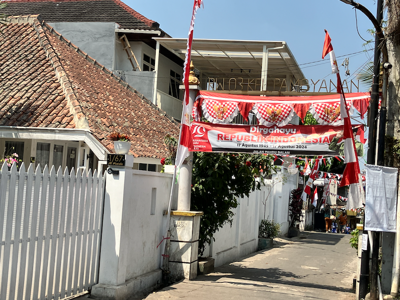 Plusieurs initiatives interreligieuses existent à Bandung, notamment au moment de la fête nationale de l'indépendance..HEIC