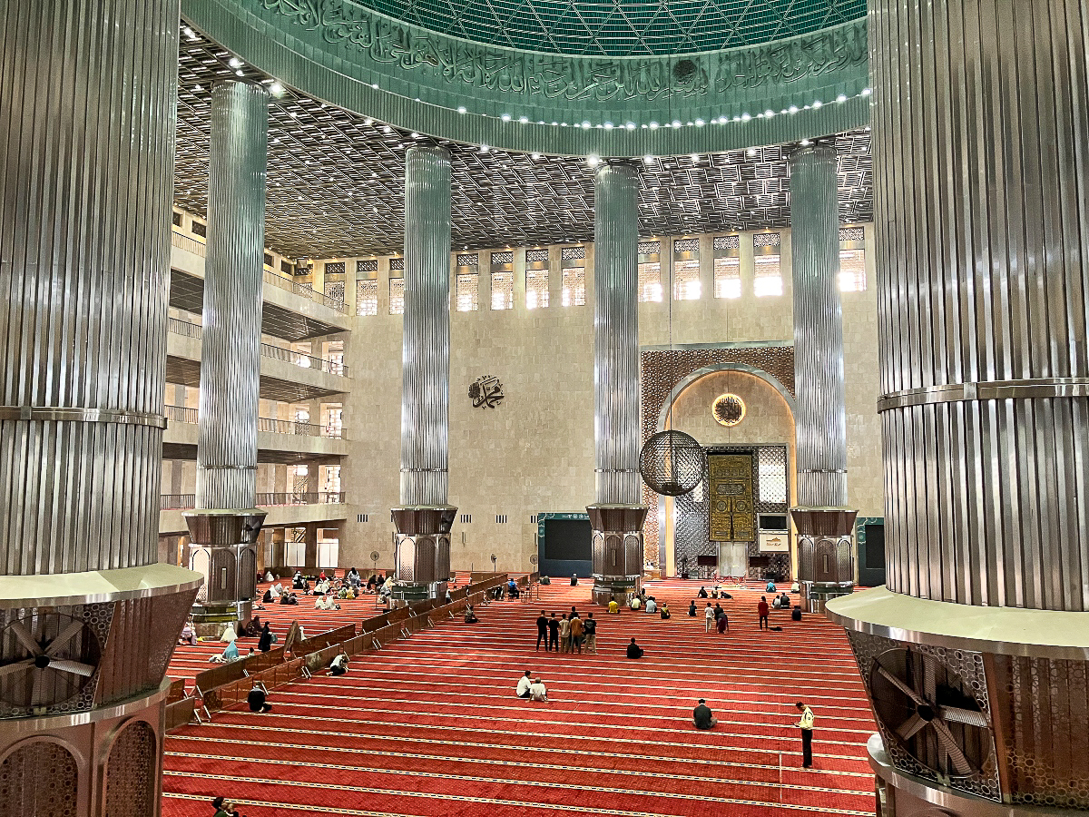 « Dans l’histoire de cette nation et dans la culture que l’on y respire, la mosquée, comme les autres lieux de culte, sont des espaces de dialogue » (pape François, mosquée Istiqlal, 5 septembre 2024)