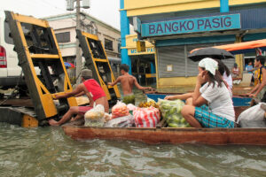 Des inondations aux Philippines après le passage du typhon Ondoy (Ketsana) en octobre 2009.