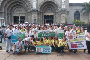 Dimanche 23 février devant la cathédrale de Manille lors de l’édition 2025 de la marche pour la vie, organisée tous les ans par l’Église locale.