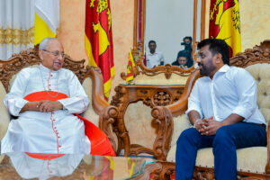 Le président Anura Kumara Dissanayake, le 23 septembre avec le cardinal Ranjith à Colombo.