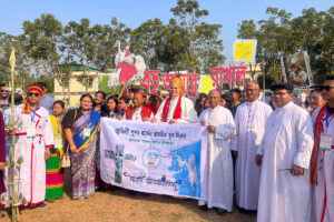 Le nonce (au centre) et l’archevêque de Dacca (à sa gauche) durant les Journées nationales de la jeunesse (du 26 février au 3 mars dans le diocèse de Mymensingh).