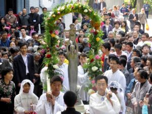 Ce samedi 24 mai a lieu la fête patronale de la basilique Notre-Dame Auxiliatrice de Sheshan, également appelé Notre-Dame de Chine.
