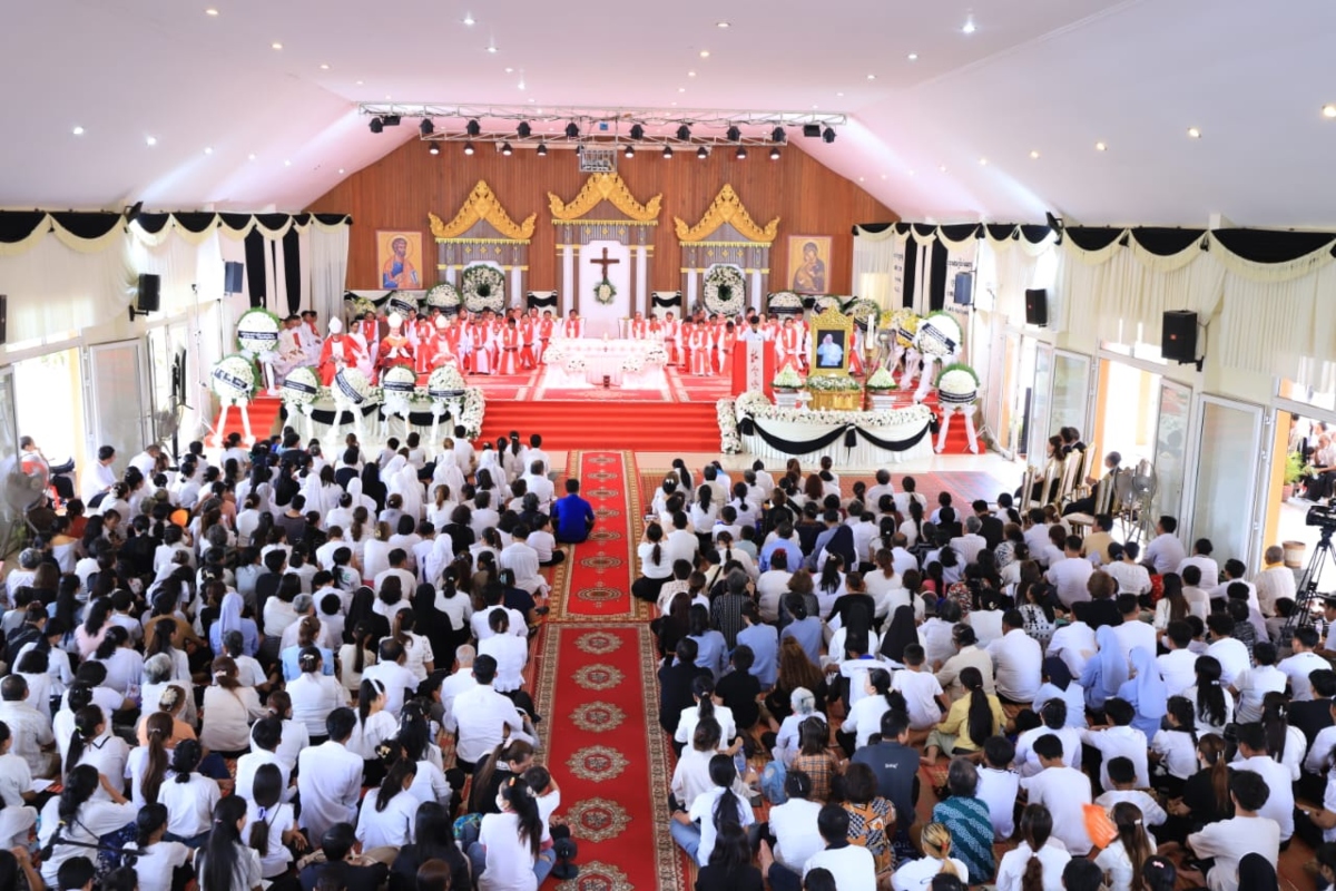 Le vicariat apostolique de Phnom Penh a organisé plusieurs célébrations en mémoire du pape défunt depuis le 24 avril, auxquelles plus de 50 délégations ont participé.