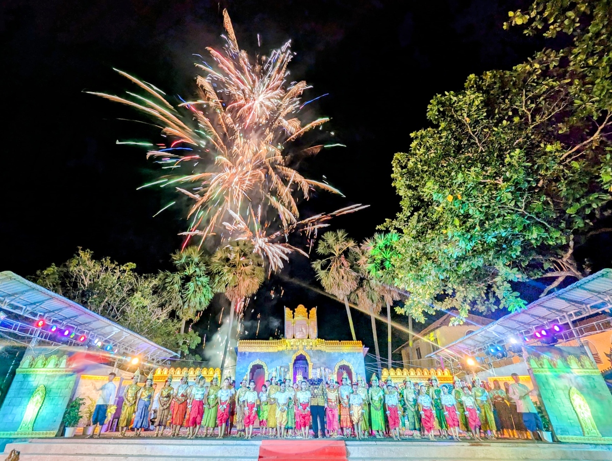 Un son et lumière était organisé à Notre-Dame du Sourire, ce jeudi soir dans la mission de Chomkatieng.