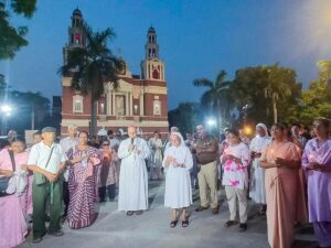 Le 14 juin, Mgr Anil J. T. Couto, archevêque de Delhi, a présidé une veillée en présence de près de 200 personnes.