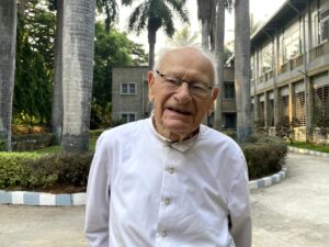 Le père Lucien Legrand, 99 ans, au séminaire Saint-Pierre de Bangalore.