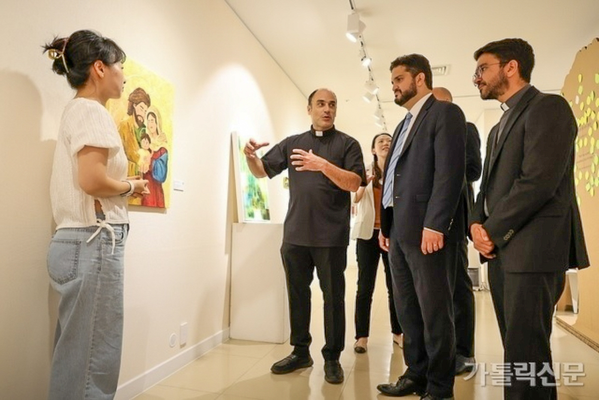 Gleison de Paul Souza, secrétaire du dicastère pour les Laïcs, la Famille et la Vie, le 11 juillet à Myeongdong, Séoul.
