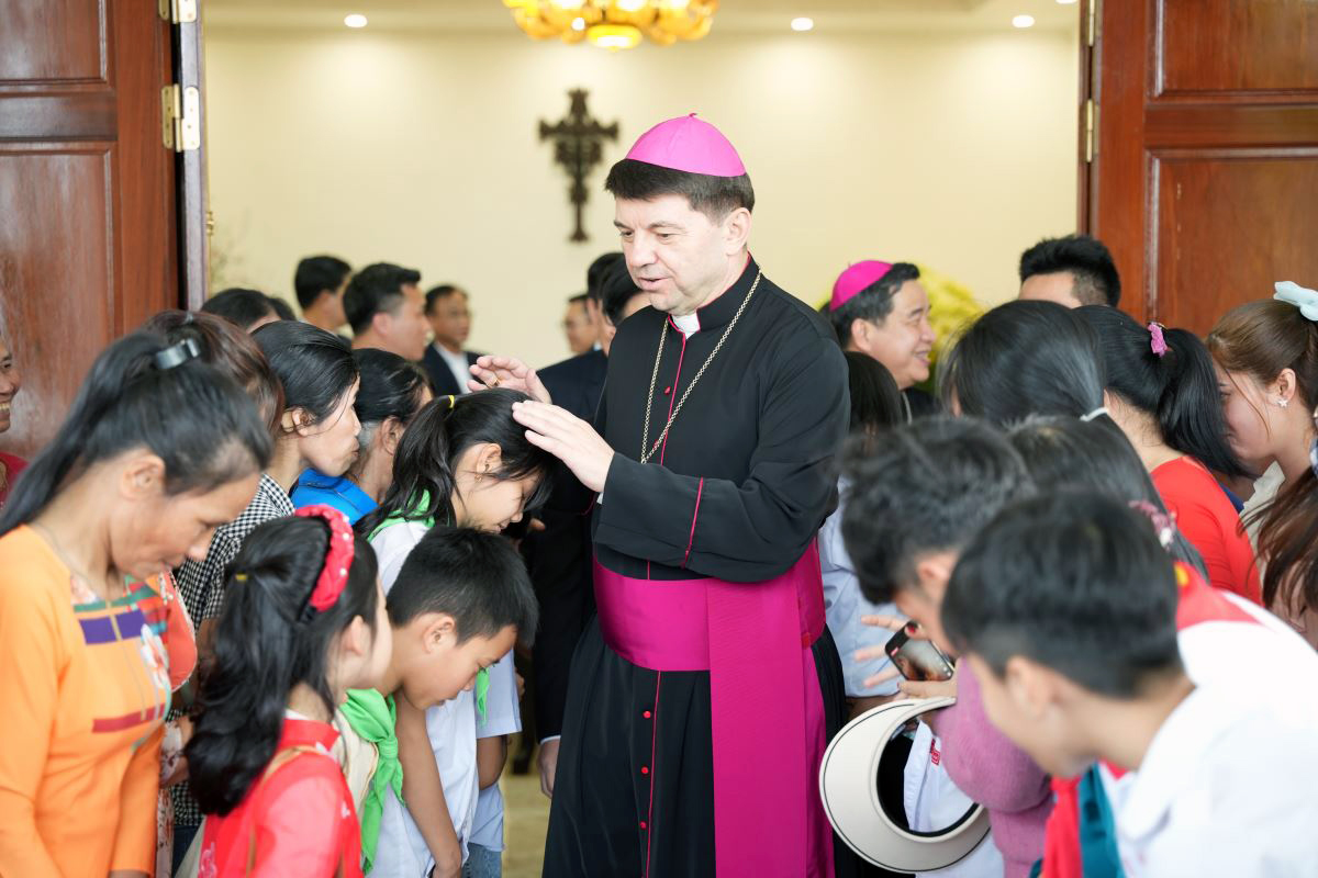 Mgr Zalewski, premier représentant pontifical résident, le 16 février 2024 au Vietnam.
