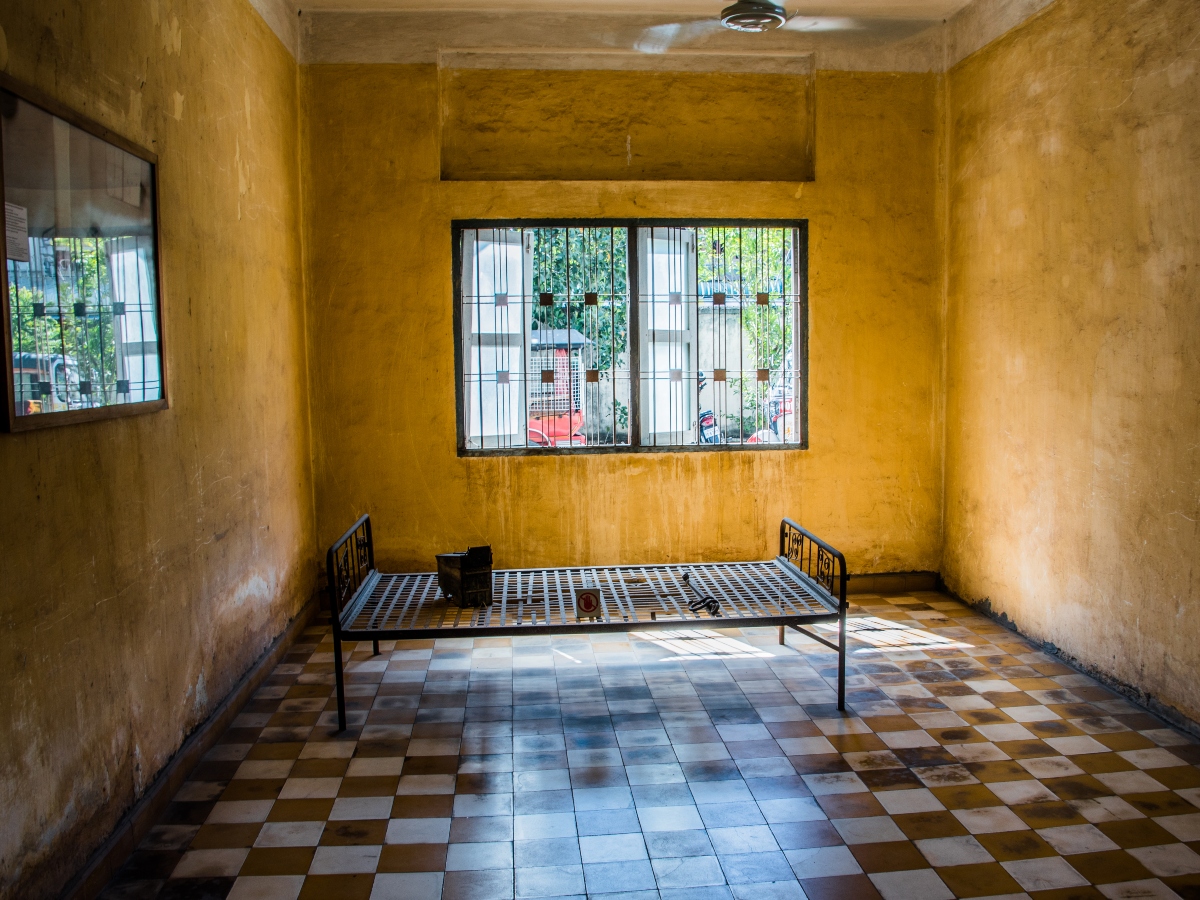 Une cellule de l’ancienne prison S-21, aujourd’hui le musée du génocide de Tuol Sleng, à Phnom Penh, Cambodge.