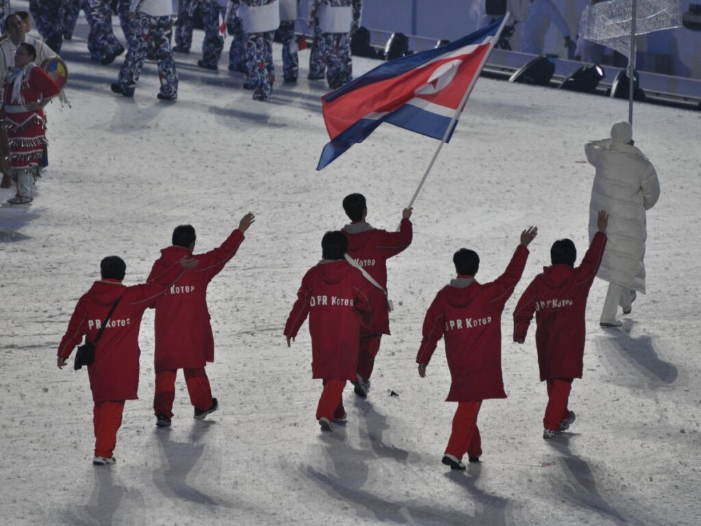Entrée de la délégation nord-coréenne lors des JO d’hiver de 2010. L’actualité fait regretter les précédents « printemps » intercoréens, notamment celui de 2018.