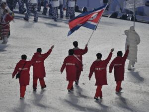 Entrée de la délégation nord-coréenne lors des JO d’hiver de 2010. L’actualité fait regretter les précédents « printemps » intercoréens, notamment celui de 2018.