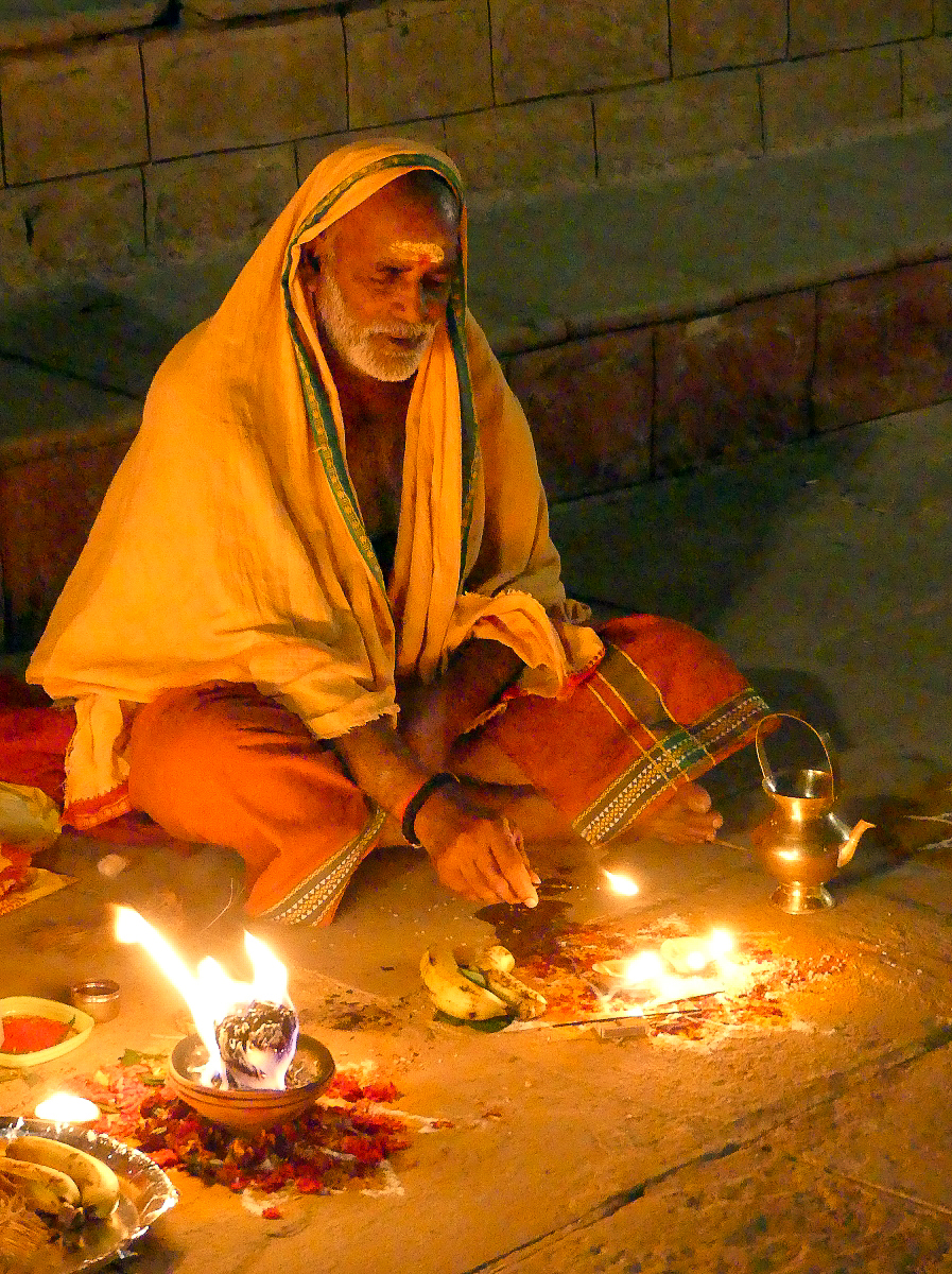 Les célébrations de la fête de Deepavali durent trois jours marquent « le début d’une nouvelle année, la réconciliation familiale et le culte rendu à Dieu ».