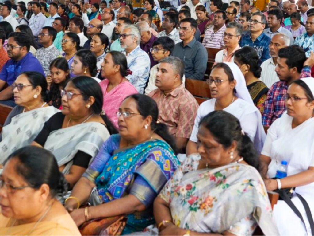 Le 8 novembre dans la cathédrale Sainte-Marie de Dacca, la capitale, où trois attaques ont ciblé une école catholique et deux églises en seulement un mois.