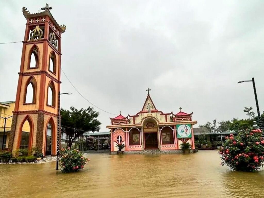 Le typhon Kalmaegi s’est abattu sur le Vietnam le 6 novembre. Le pays est généralement touché par dix typhons par an, mais Kalmaegi est le 13e de 2025.