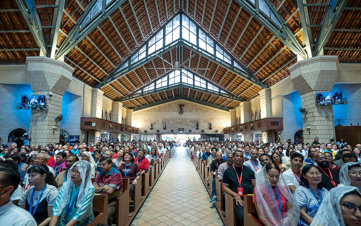 La basilique Sainte-Anne de Penang, durant la messe le 29 novembre au soir