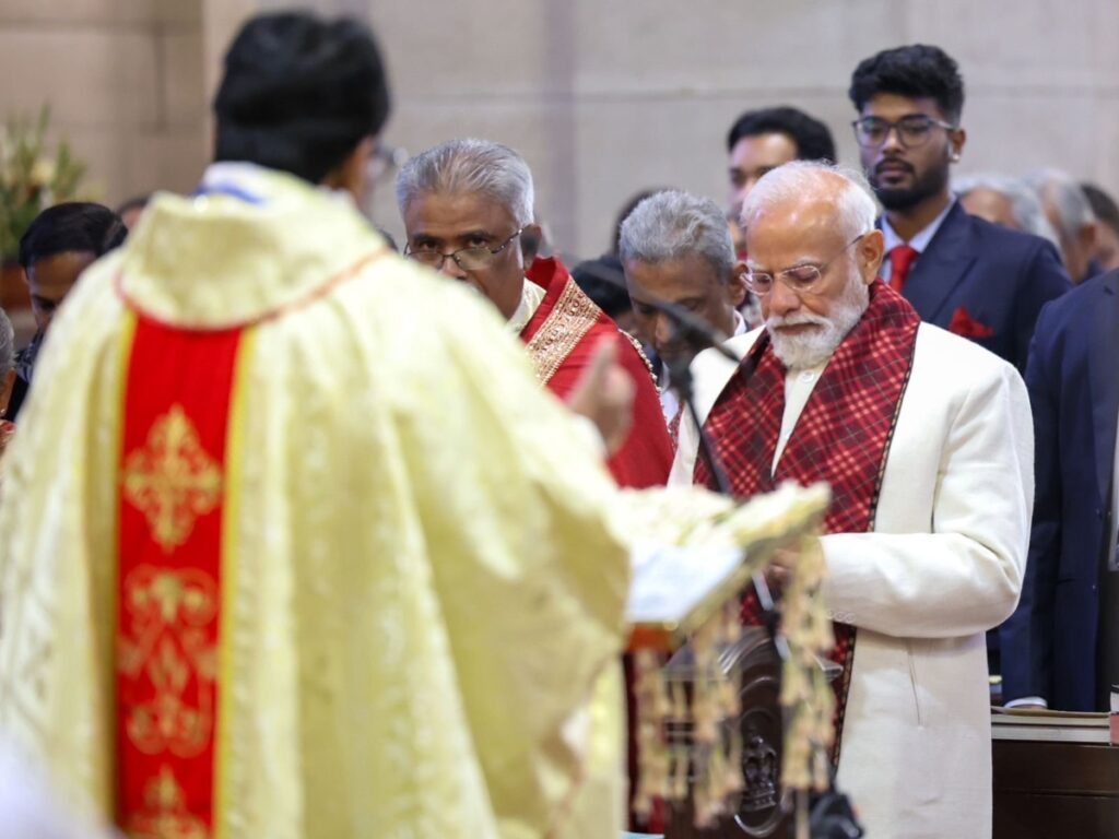 Le 25 décembre, le Premier ministre Modi a publié plusieurs photos sur X après sa visite de Noël dans la cathédrale de New Delhi.