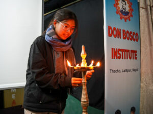 Depuis plus de sept décennies, les prêtres et religieux catholiques œuvrent au Népal à travers des écoles, des dispensaires, des foyers et des actions sociales.