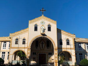 La cathédrale du Christ-Roi de Loikaw, occupée par l’armée en 2023, a rouvert ses portes pour la messe de Pâques.