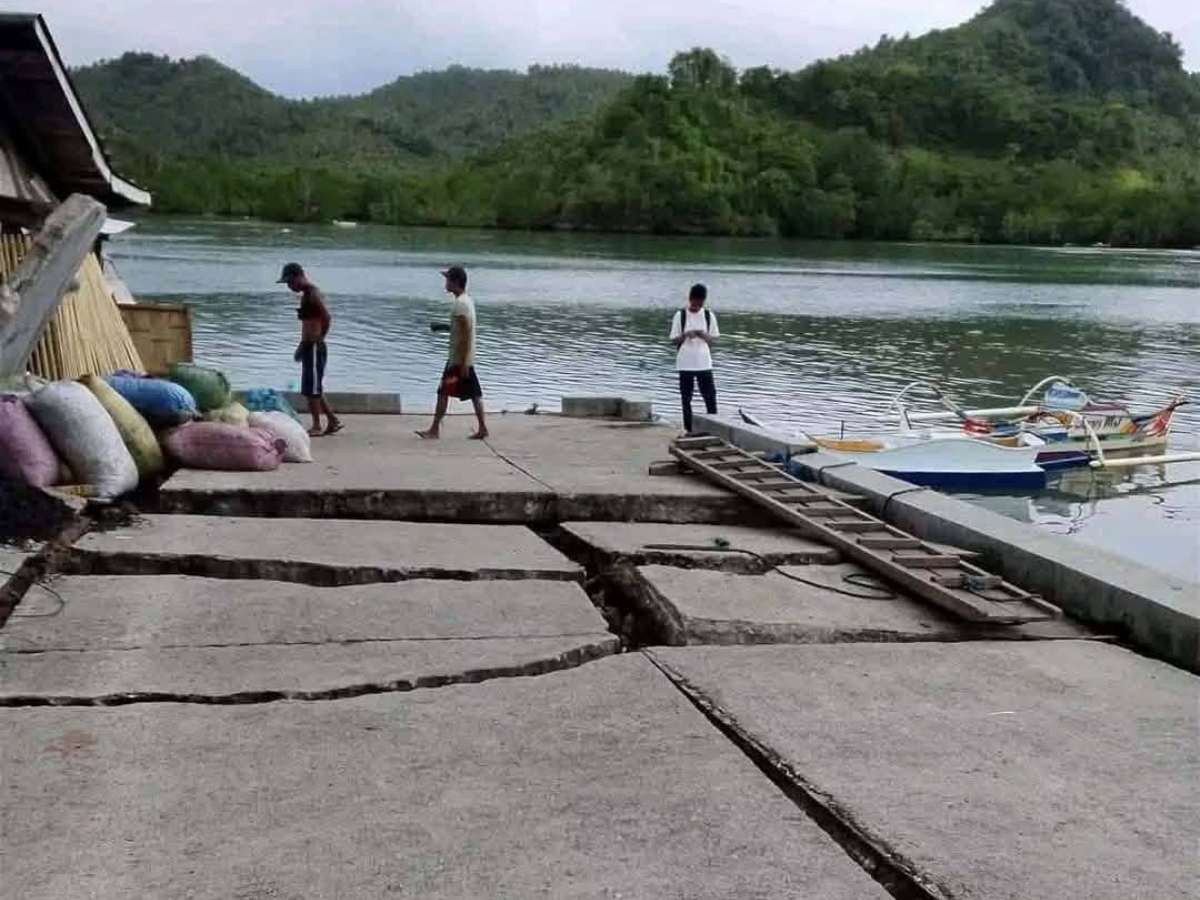 Le séisme de lundi a provoqué de nombreux dégâts, comme ici dans l’île de Sarangani, au sud de l’archipel philippin.
