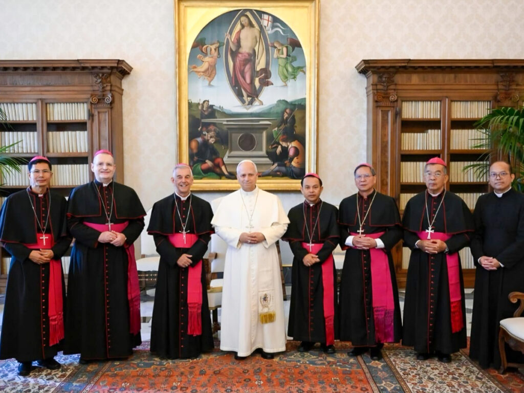 Les évêques du Cambodge et du Laos, le 29 mai 2026 lors de leur rencontre avec le pape Léon XIV durant leur visite ad limina au Vatican.