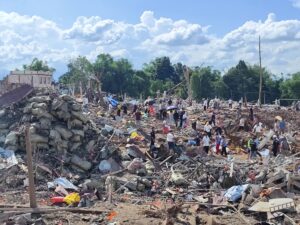 Une explosion dans un village du nord-est birman a fait au moins 55 morts, dans un contexte de crise profonde après cinq ans de guerre civile.