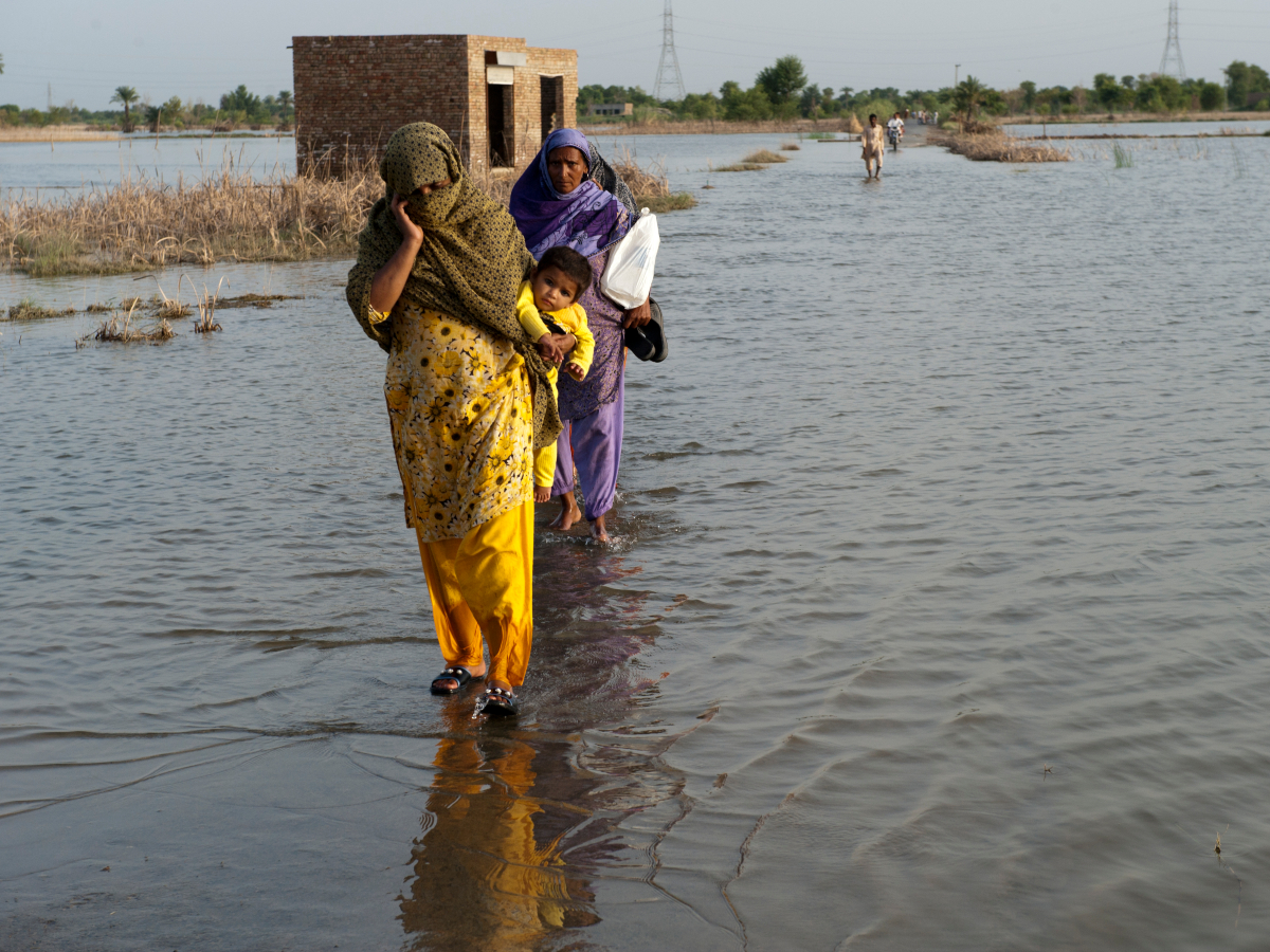 Une vague de chaleur exceptionnelle affecte l’Asie du Sud, avec des températures approchant ou dépassant 45 à 50 °C.