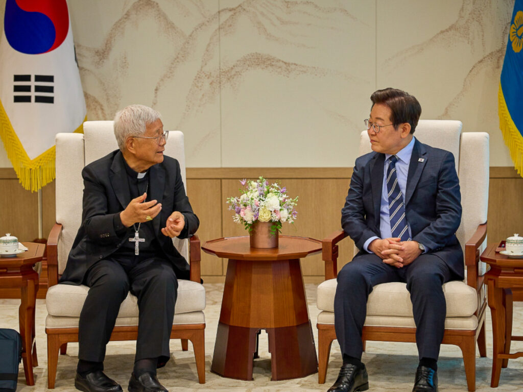 Le cardinal Lazarus You Heung-sik avec le président Lee Jae Myung, le 7 juillet 2025 à Séoul.