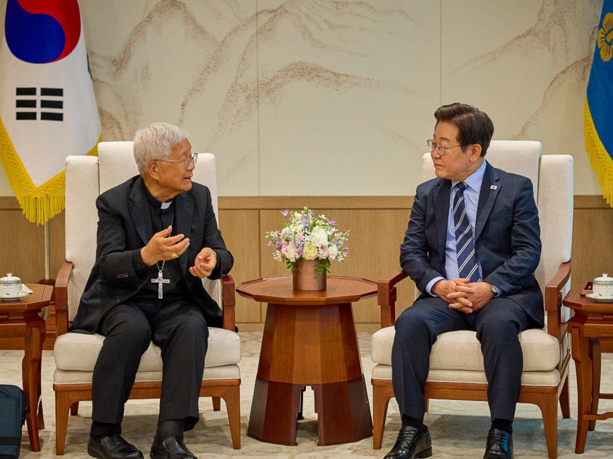 Le cardinal Lazarus You Heung-sik avec le président Lee Jae Myung, le 7 juillet 2025 à Séoul.