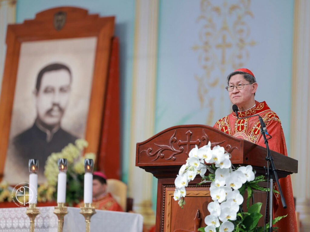 Le cardinal Luis Antonio Tagle, envoyé spécial de Léon XIV, le 2 juillet 2026 au centre de pèlerinage de Tac Say, dans le sud du Vietnam.