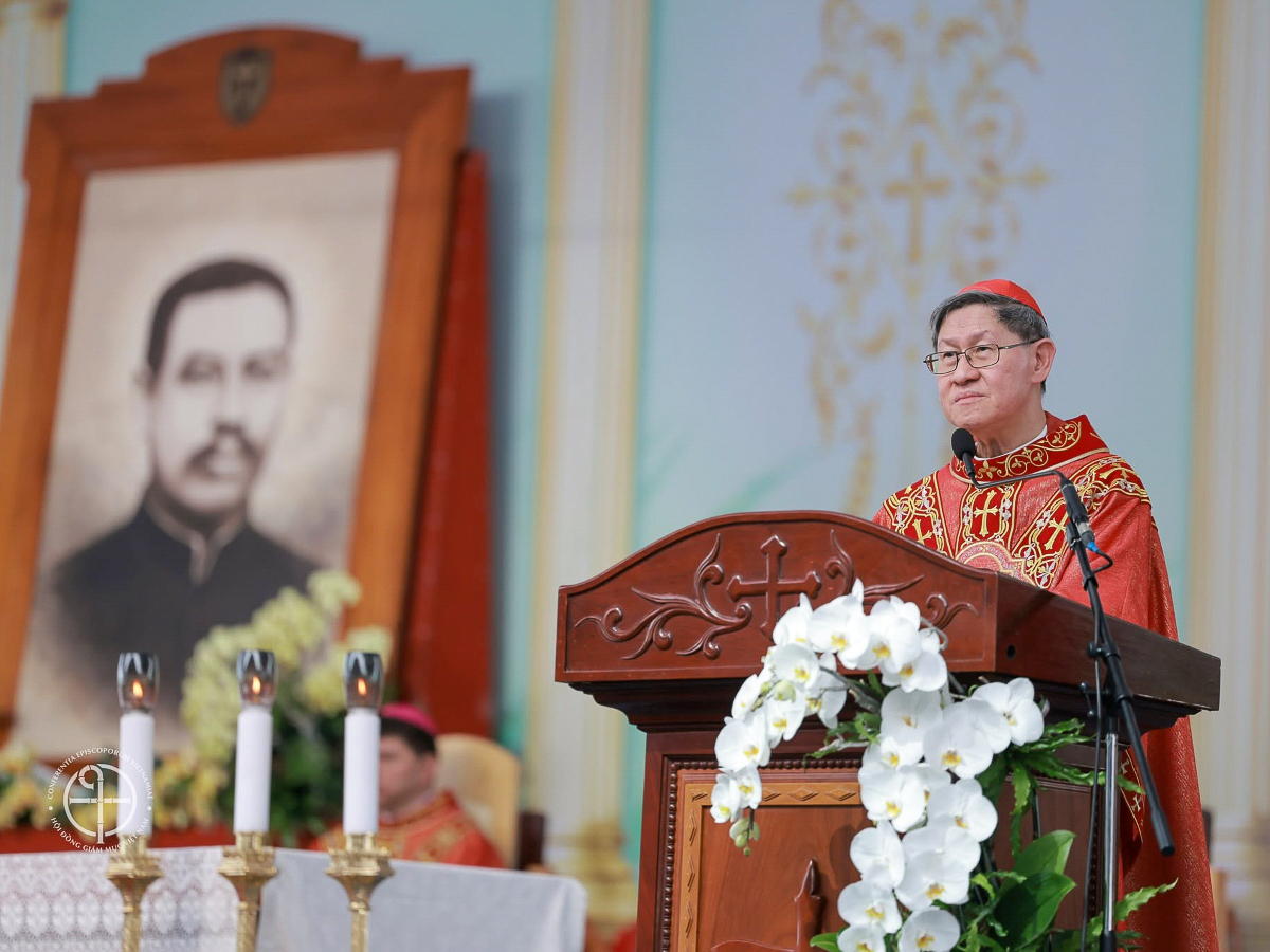 Le cardinal Luis Antonio Tagle, envoyé spécial de Léon XIV, le 2 juillet 2026 au centre de pèlerinage de Tac Say, dans le sud du Vietnam.