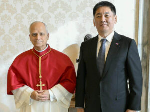 Le président mongol Ukhnaagiin Khürelsük, reçu en décembre 2025 au Vatican par le pape Léon XIV.
